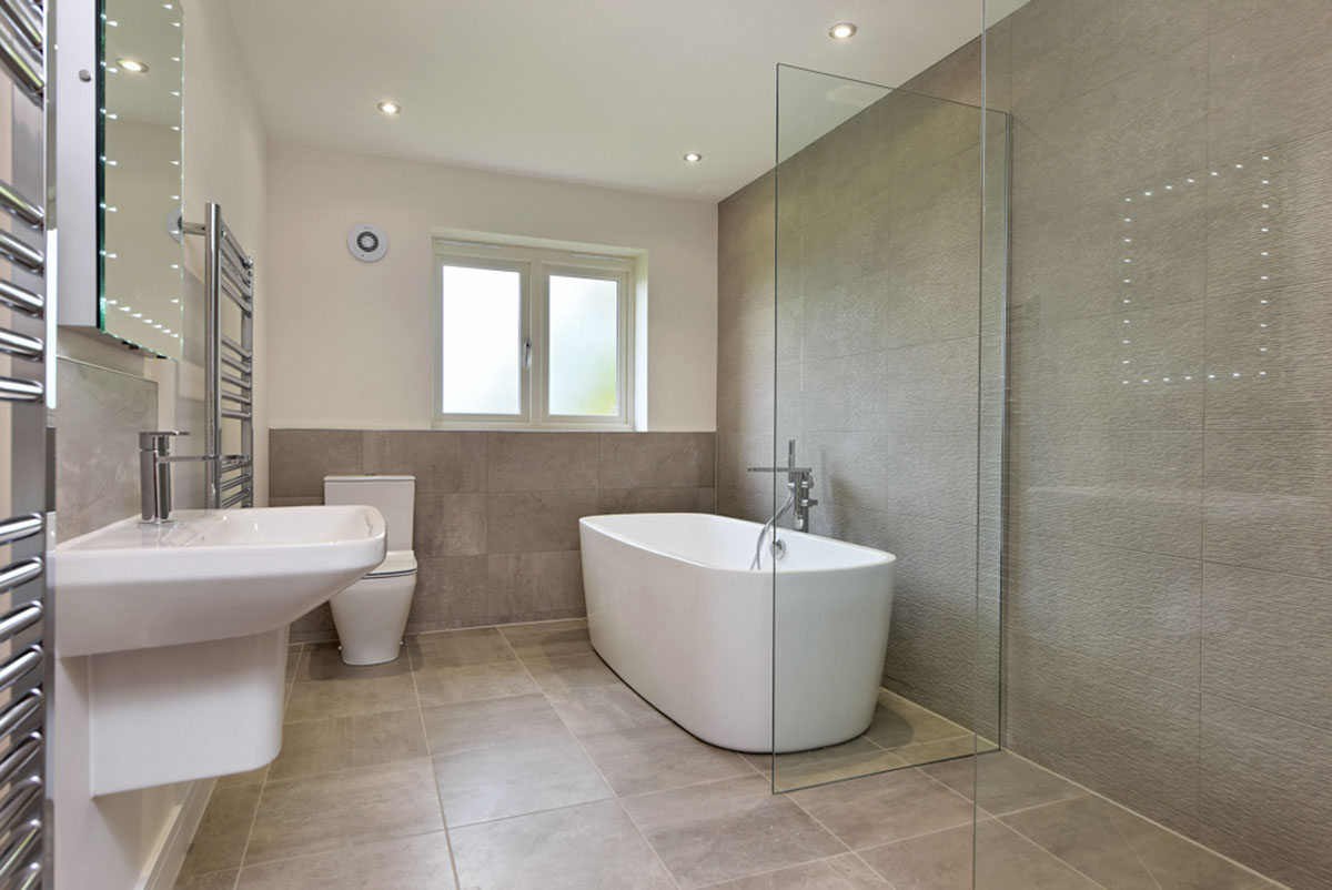 Oak House bathroom